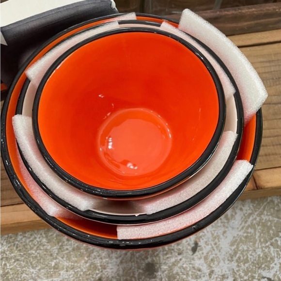 POTTER’s STUDIO ORANGE JACK O LANTERN  HALLOWEEN NESTING BOWLS 3 - Picture 3 of 5